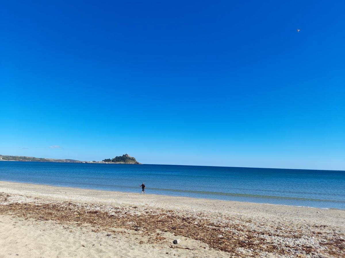 Modern 2 Bed Centre Of Penzance, Lift Access Apartment Penzance